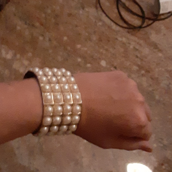 unbranded Jewelry - FAUX PEARL  ADJUSTABLE BANGLE BRACELET
